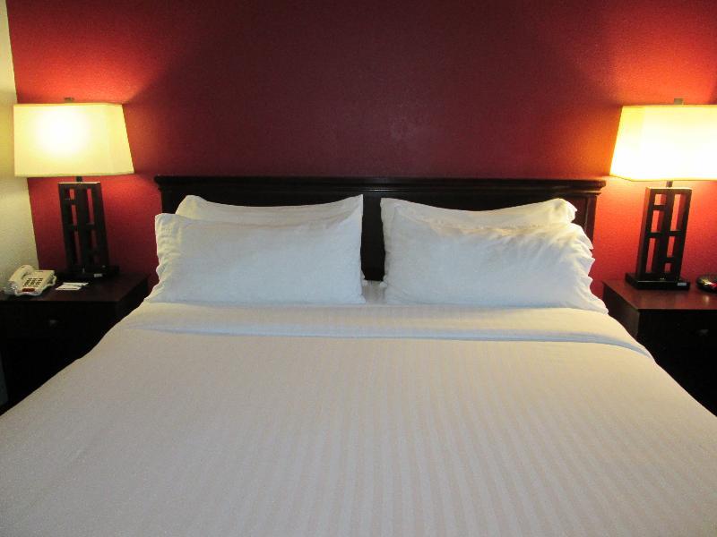 Express - Greencastle By Ihg Cloverdale